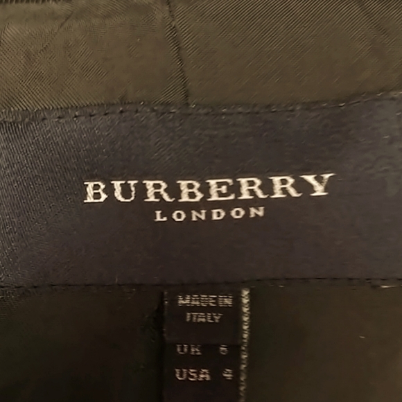 Woman's Burberry 2 piece suit - Picture 3 of 6